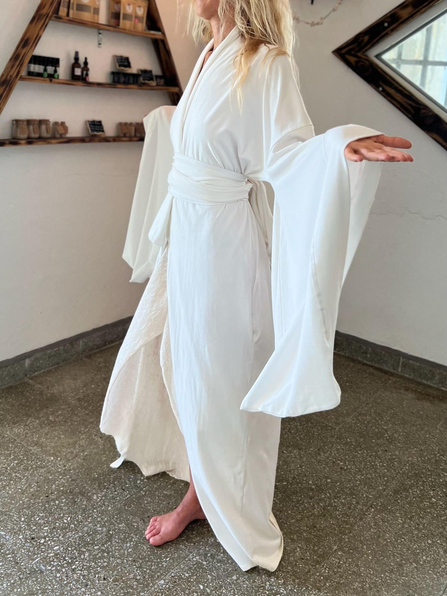 Air Nomad | Traditional Kimono | White